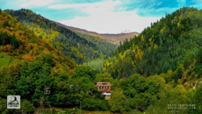 Summer house on a hill near Shovi, Glola